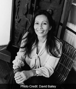 MEET
JESMINA
ZELIANG